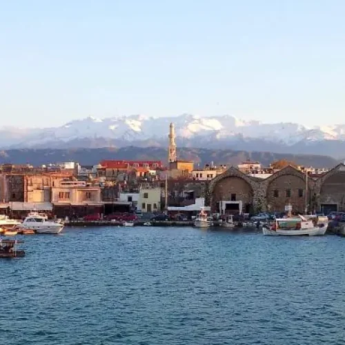 Chania-Harbour44-696x385 (1)